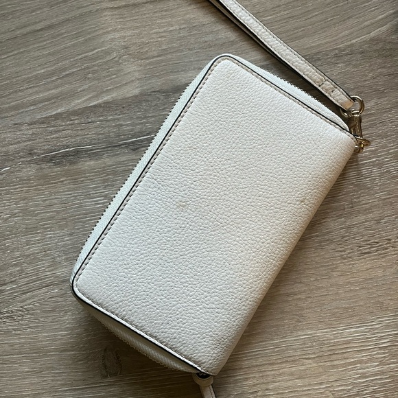 Tory Burch Ivory Harper Wristlet - Picture 4 of 5